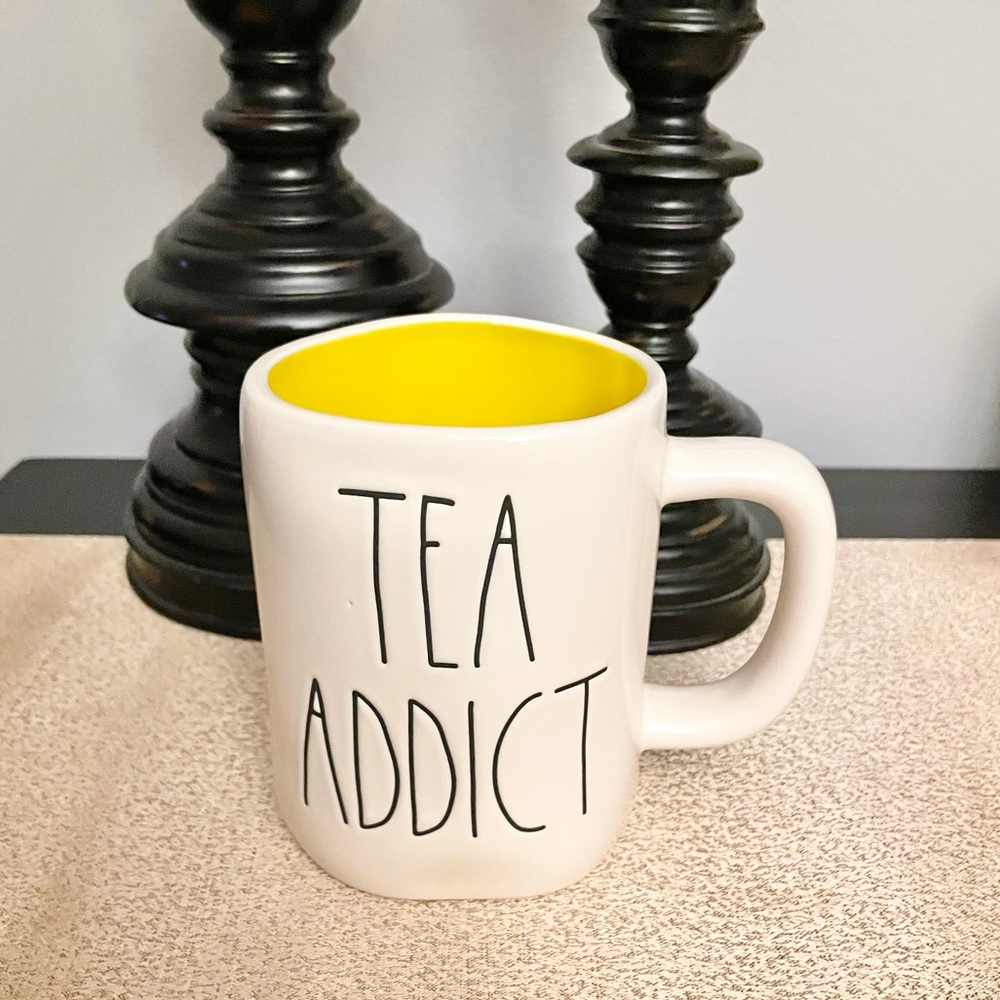🆕Rae Dunn TEA ADDICT Ceramic Mug